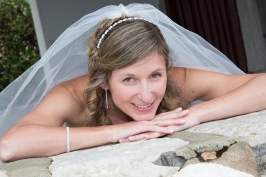 Damat ve gelin ve ayıklayacaktır gün