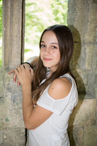 Adolescente giovane ragazza in hollyday — Foto Stock