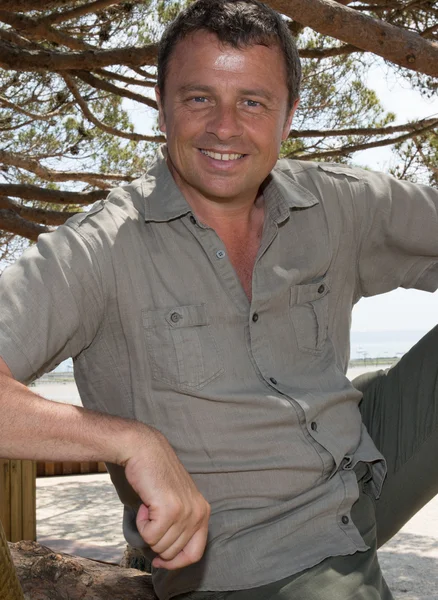 Man at the beach — Stock Photo, Image