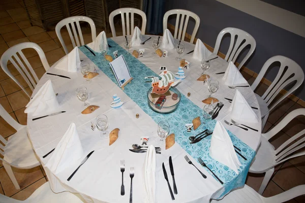 Banchetto tavola nuziale allestimento alla reception serale — Foto Stock