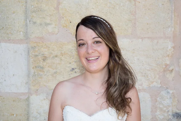 Beautiful bride — Stock Photo, Image