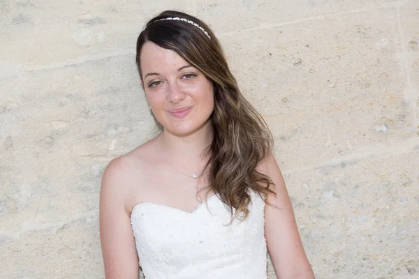 Beautiful bride — Stock Photo, Image