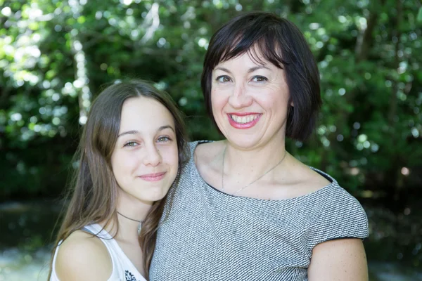 Complicidad en la familia — Foto de Stock