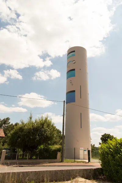 Torre de água moderna de Suburban — Fotografia de Stock