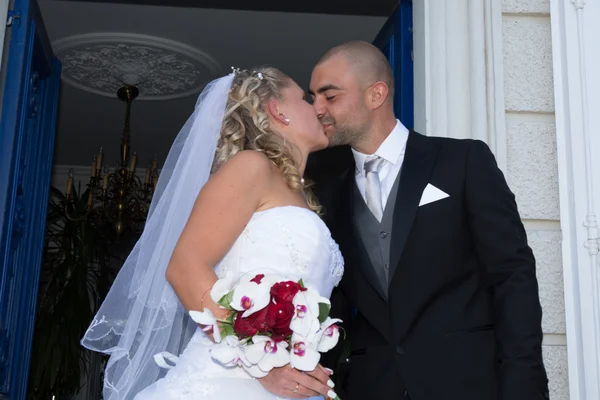 Día de la boda para una pareja joven — Foto de Stock