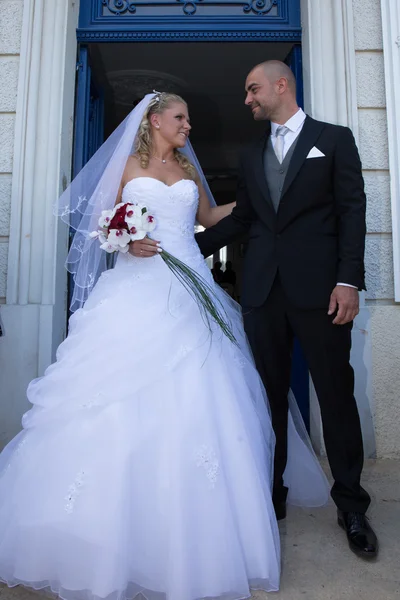 Giorno del matrimonio per una giovane coppia — Foto Stock