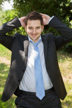 yakışıklı bir adam dışında