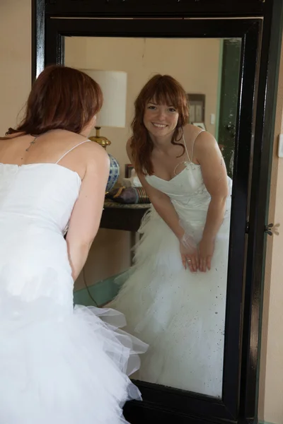 Bastante encantadora novia listo para la boda — Foto de Stock