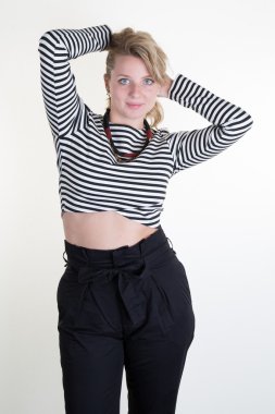 muhteşem sarışın genç kadın