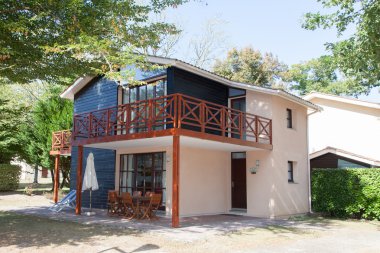 Woods ortasında muhteşem evi.