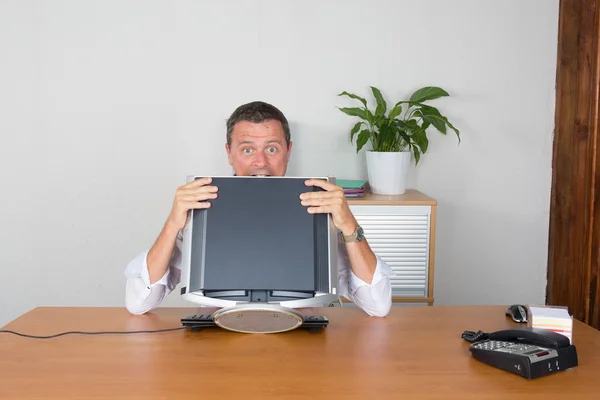 Homem de negócios atrás do computador — Fotografia de Stock