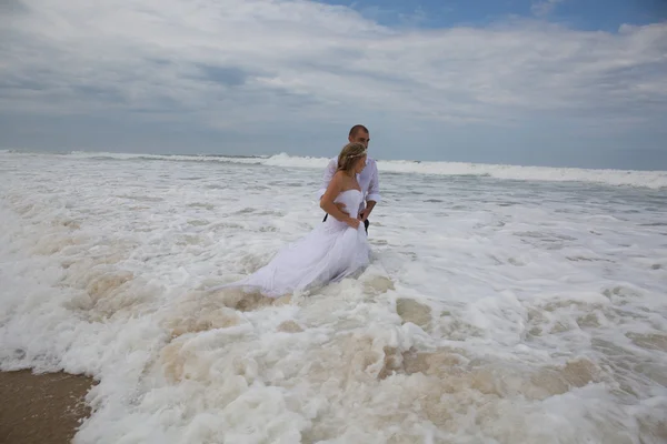 Beautiful wedding couple — Stock Photo, Image