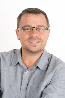 Gözlüklü Adam