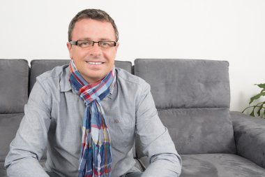 Yakışıklı olgun bir adamın portresi.