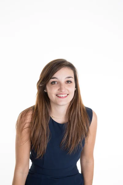 Jonge vrouw studio portret met tanden glimlach. geïsoleerde portret van vrouwelijke model met lange haren. Kopiëren van ruimte — Stockfoto