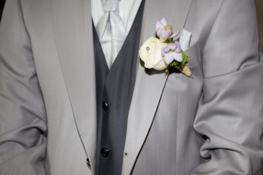 Kalça trendy Damat Düğün üzerinde yaka çiçeği