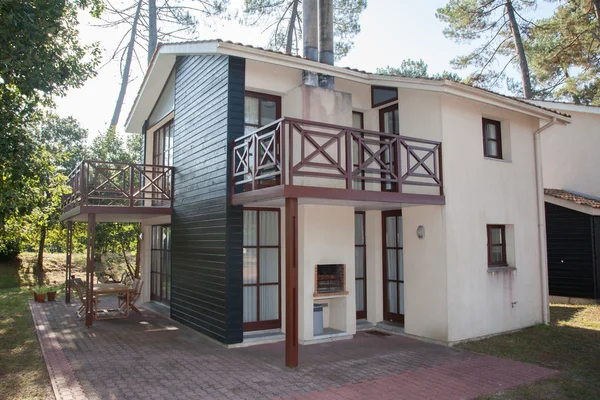 Güzel bir modern ev dış görünümü 