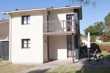 Güzel bir modern ev dış görünümü 