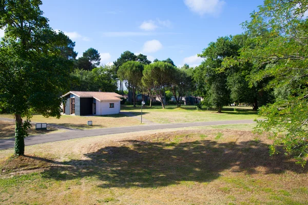 Vista del exterior de una hermosa casa moderna — Foto de Stock