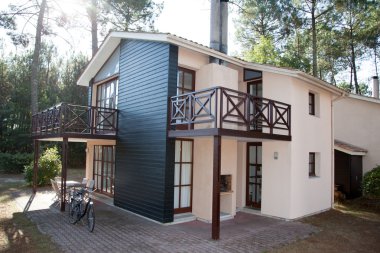 Güzel bir modern ev dış görünümü 