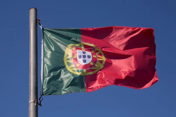 Flaga Portugalii na wietrze, Portugalia — Zdjęcie stockowe