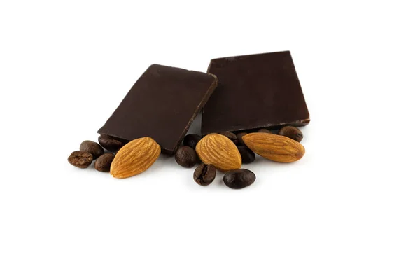 Morceaux Amandes Chocolat Noir Grains Café Rapprochés Isolés Sur Fond — Photo