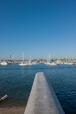 Çekip kısa bir iskele.