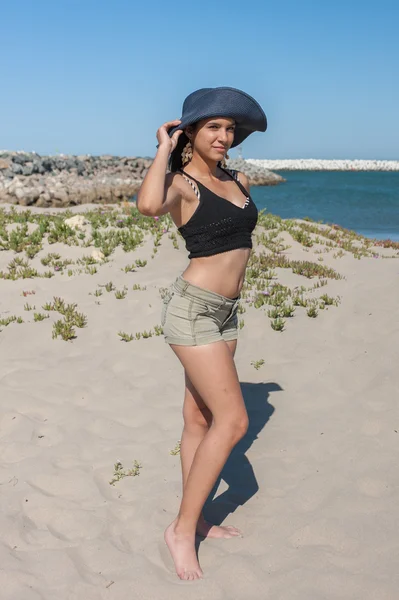 Seriedad bajo su sombrero —  Fotos de Stock