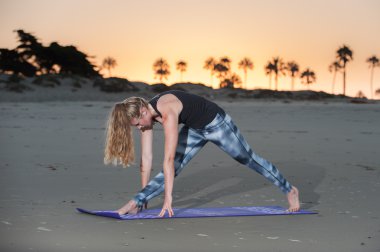 Eğitim esneklik ve konsantrasyonu kum üzerinde 