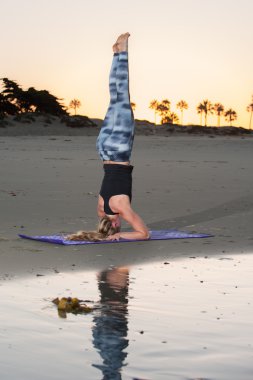 Eğitim koordinasyon ve denge kum üzerinde 