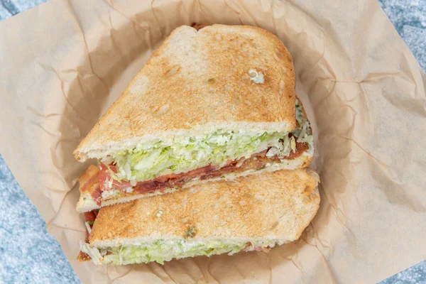 Vue Aérienne Bacon Laitue Sandwich Tomate Chargé Viande Garnitures Pressés — Photo