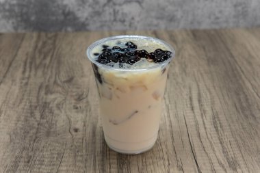 Yasemin çayı, soğuk içecek, ferahlatıcı bir içecek için buzlu boba karışımı..