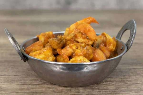 Cogumelo Com Sabor Indiano Carne Camarão Uma Tigela Restaurante Indiano — Fotografia de Stock