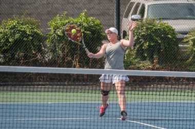 Agresif forehand voleybolu