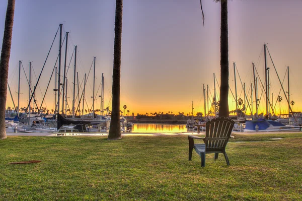 Sunrise için açık sandalye oturma — Stok fotoğraf