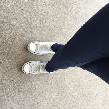 Ayak ve bacaklar yukarıda da görüleceği. Selfie