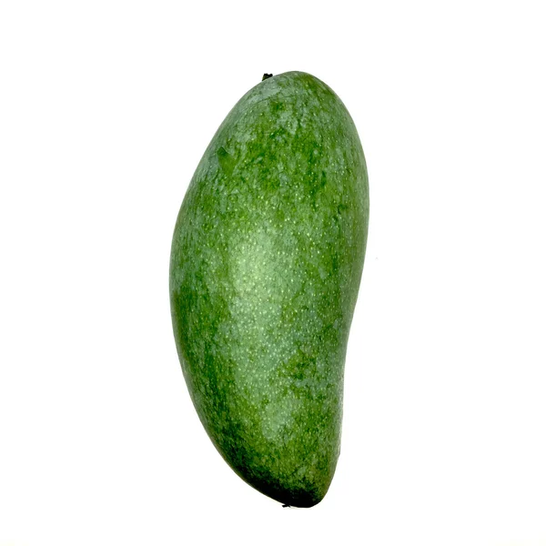 Frische Mango, grüne Mango isoliert auf weißem Hintergrund — Stockfoto
