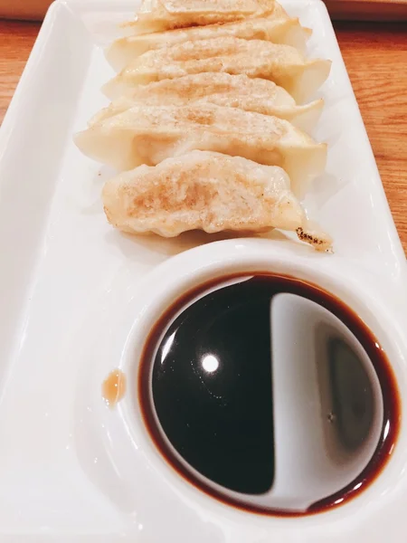 Gyoza dumbbings, பிரபலமான ஜப்பானிய உணவு — ஸ்டாக் புகைப்படம்