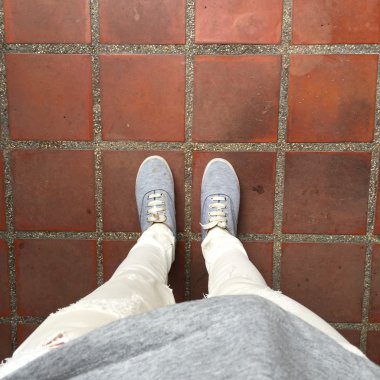 Gri katta yürüyüş spor ayakkabı 