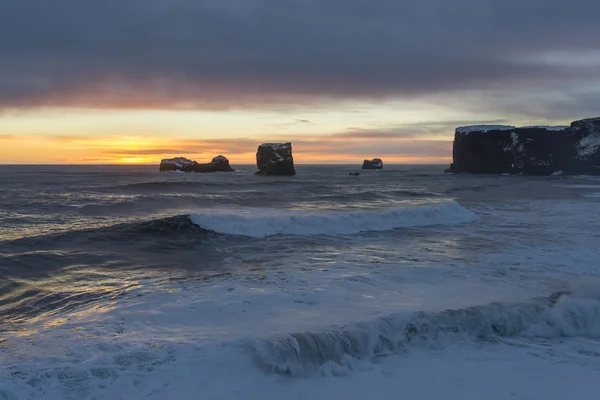 Ωκεανό ηλιοβασίλεμα στην Ισλανδία — Φωτογραφία Αρχείου