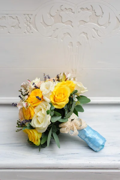 Beautiful wedding flower bouquet for bride — Stock Photo, Image