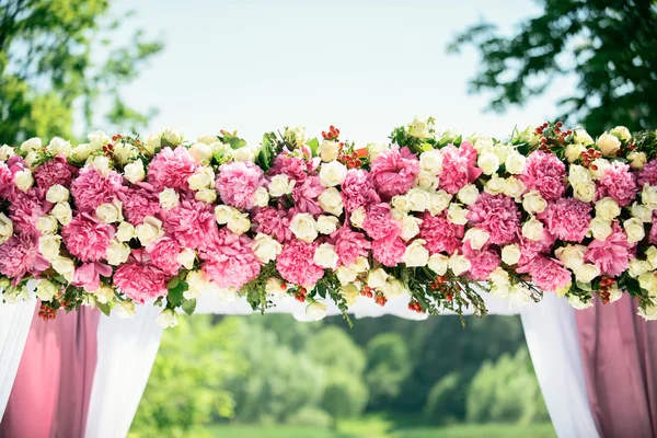 Part of wedding arch — Stock Photo, Image