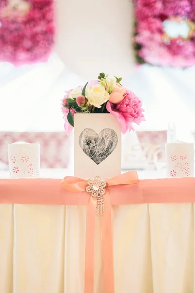 Çiçekli düğün süsü