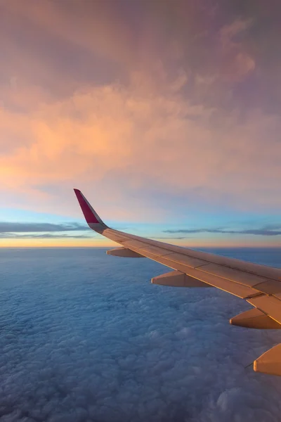 Bulutların üstünde