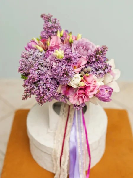 Beautiful wedding bouquet with spring flowers — Stock Photo, Image