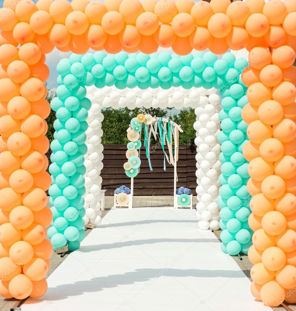 Wedding balloon arch
