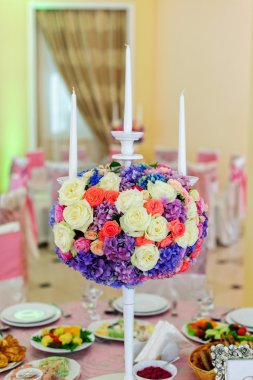 Mumlar ile güzel çiçekler