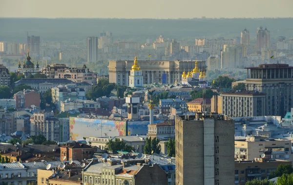 Kyjevě centrum města zobrazení dne, panorama — Stock fotografie