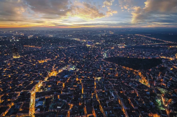 Letecký noční panoramatický výhled na Istanbul, Turecko — Stock fotografie
