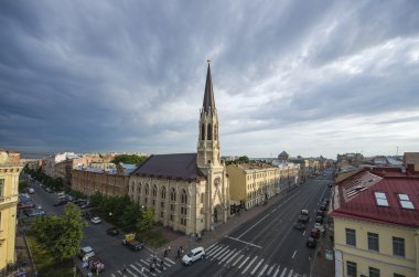 Saint Petersburg, Rusya'nın panoramik görünümünden yüksekliği. Kazan Katedrali de seçici odak. St Petersburg yerlerinden bahar kentsel havadan görünümü